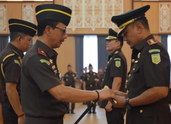 Kajati Kalteng Lantik Aspidsus dan Kajari Sukamara